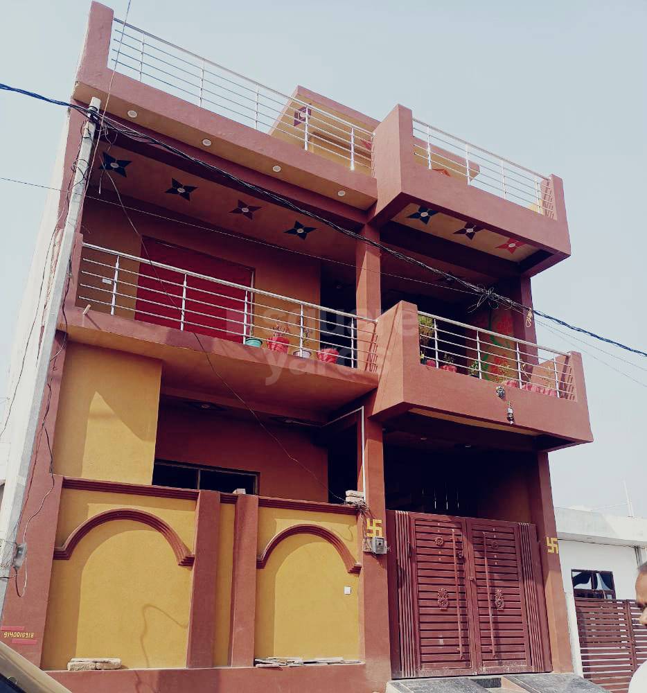 Resale 4 Bedroom 900 Sq.Ft. Independent House in Deva Road Lucknow