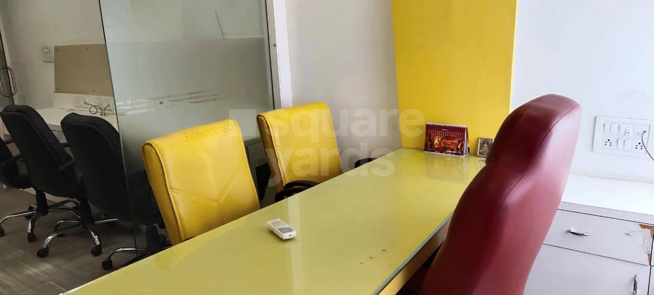 Rental 3 Bedroom 2000 Sq.Ft. Apartment in Satellite Ahmedabad 5555541