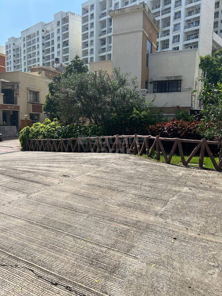 Nearby, venkatesh-bhoomi-spring-town-phase-i 3 Bedroom 1875 Sq.Ft. Villa In Undri Pune 5394958