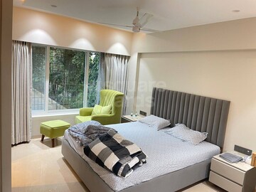 Bedroom in 2 BHK Apartment at Juhu – for Rent