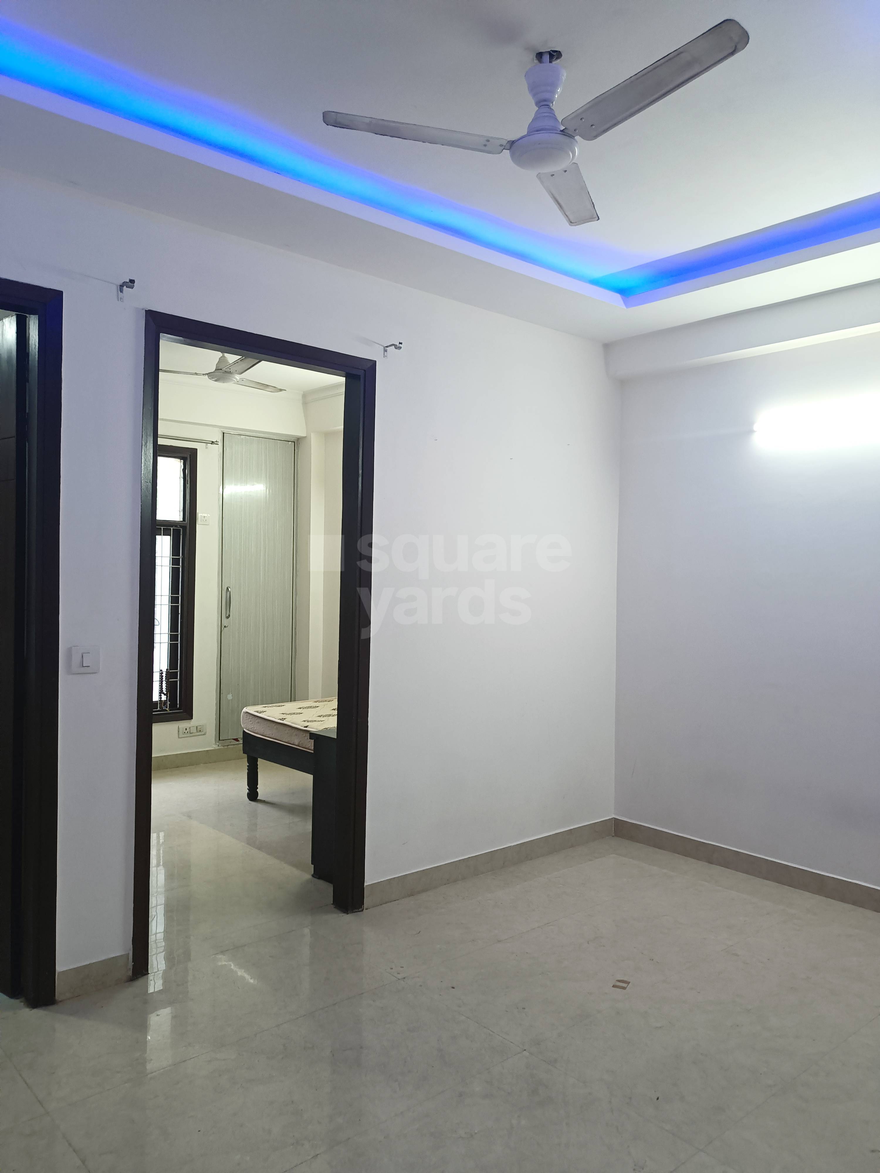 Resale 3 Bedroom 1350 Sq.Ft. Apartment in Paryavaran Complex, Saket ...