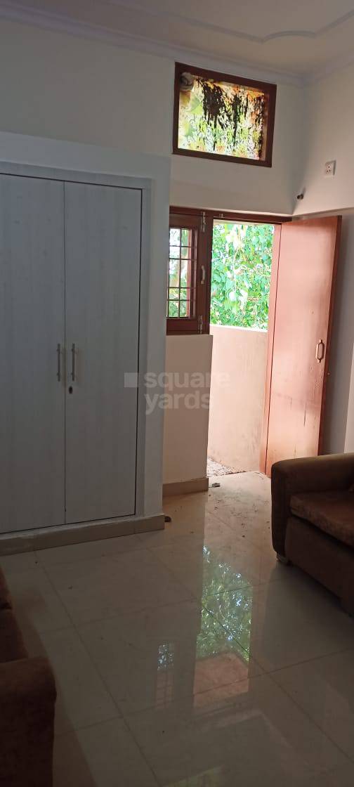 Rental 1 Bedroom 650 Sq.Ft. Penthouse in Sarita Vihar Delhi 5402881