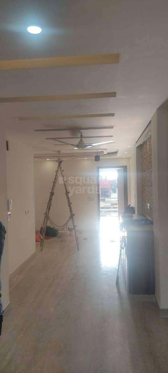 2.5 Bedroom 100 Sq.Yd. Builder Floor in Hari Nagar Ashram Delhi