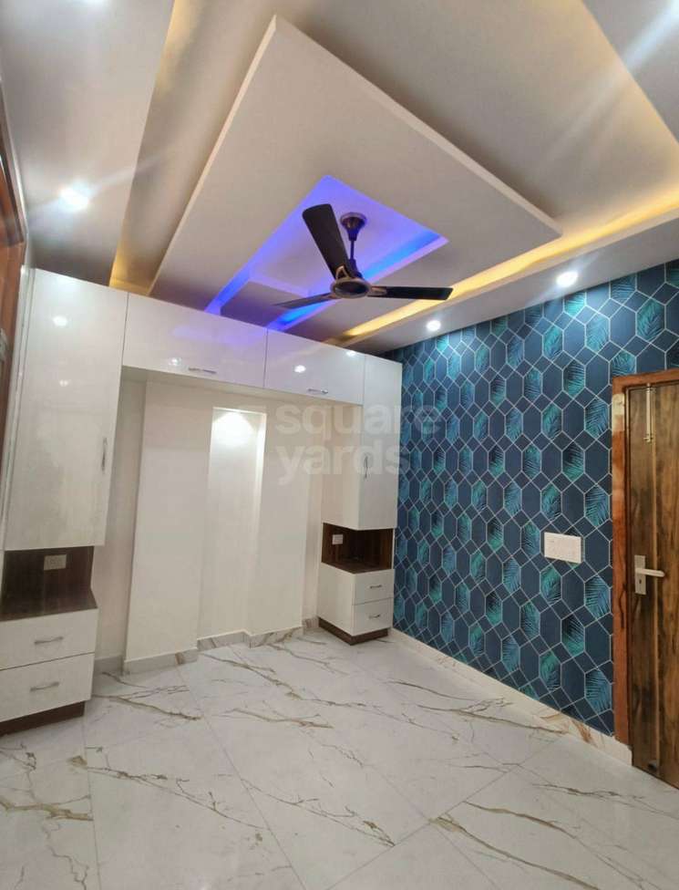 3 Bedroom 85 Sq.Yd. Builder Floor in Dwarka Mor Delhi