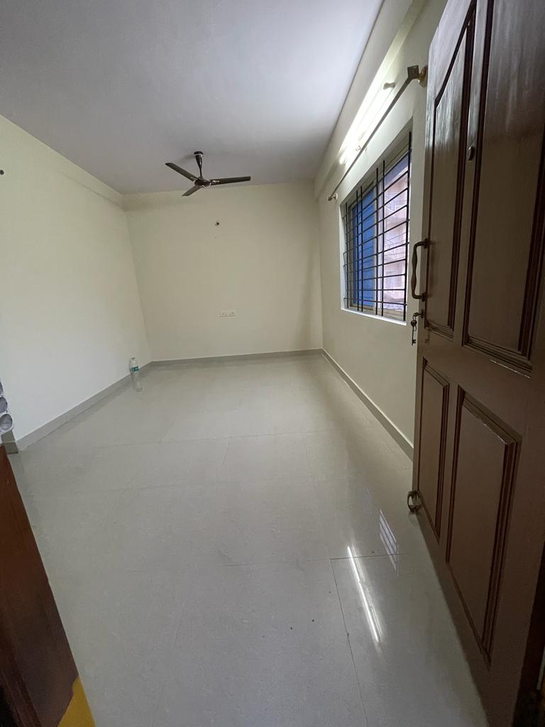 Rental Commercial Office Space 1600 Sq.Ft. in Novel MSR Park