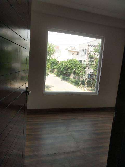 3 Bedroom 250 Sq.Yd. Builder Floor in Sector 52 Gurgaon