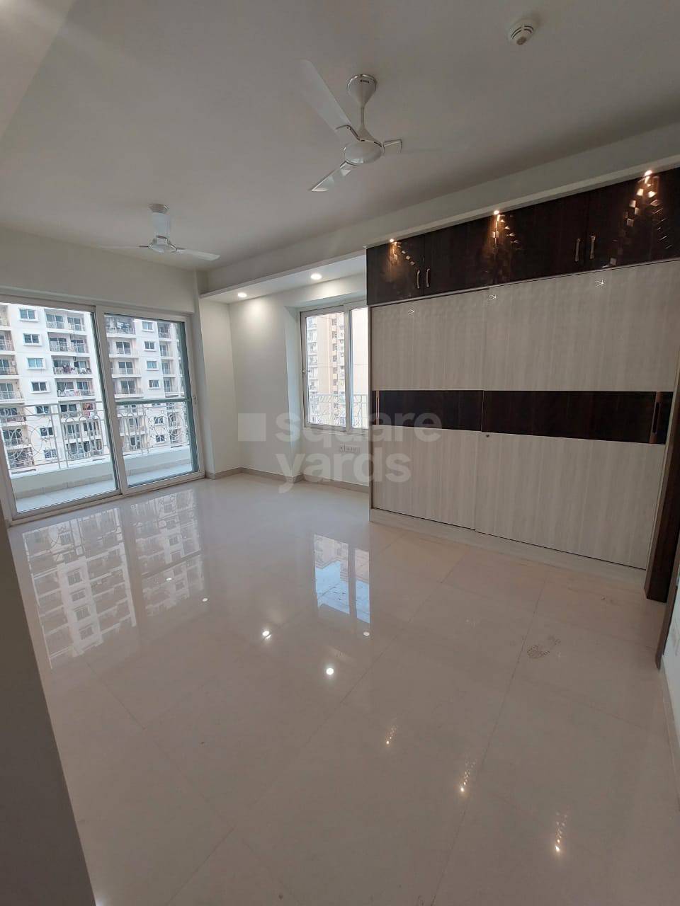 Rental 4 Bedroom 2720 Sq.Ft. Apartment in Mahagun Mirabella, Sector 79