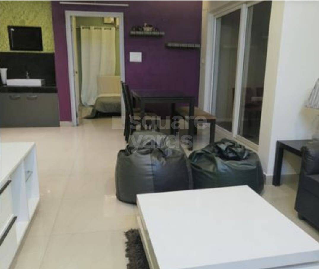 Resale 4 Bedroom 2475 Sq.Ft. Apartment in Malaysian Township