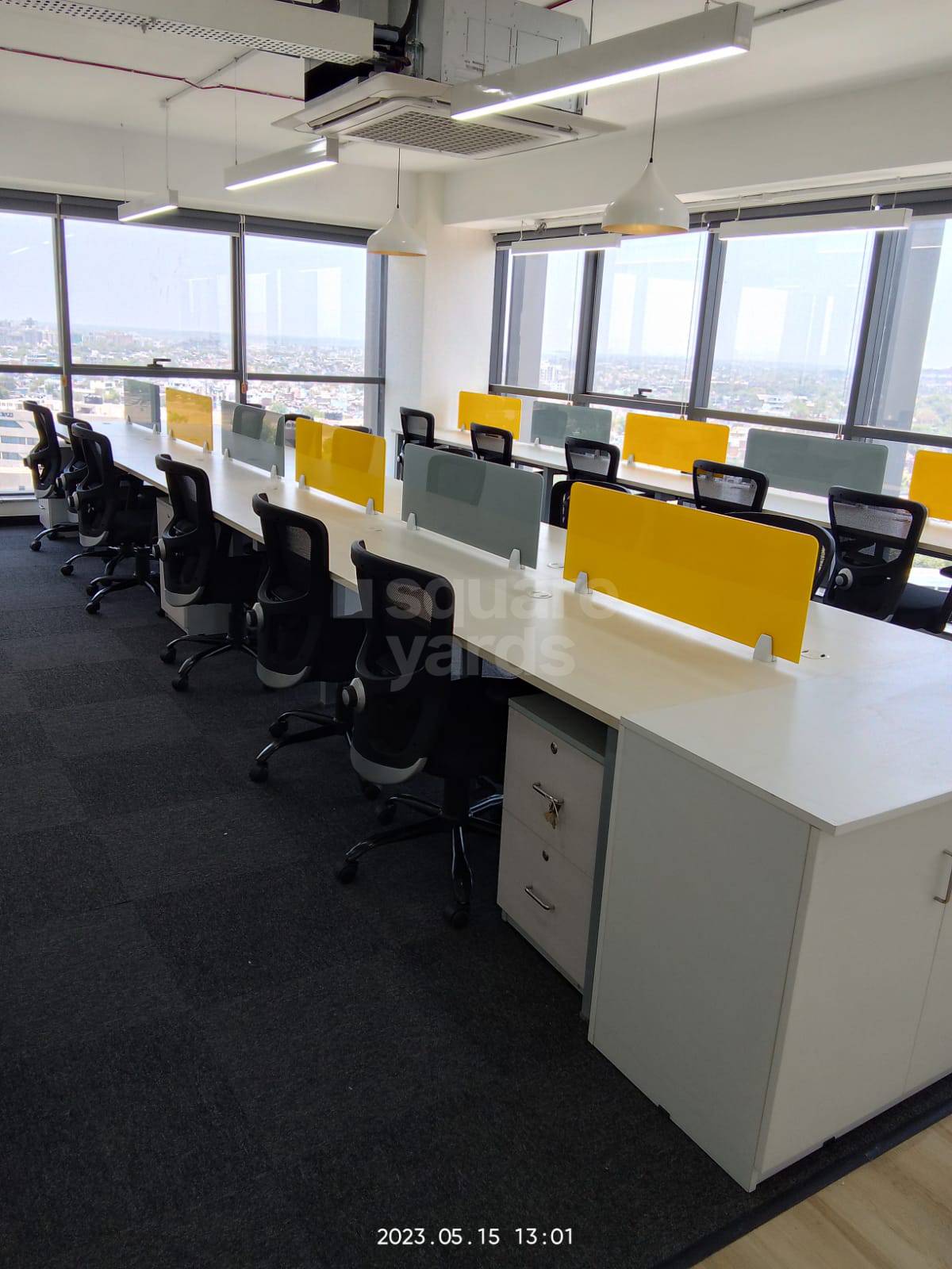 Commercial Office Space 2700 Sq.Ft. फॉर रेंट इन Makarba Ahmedabad  5435982