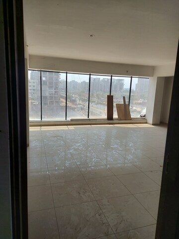  Office Space For Rent in Vesu