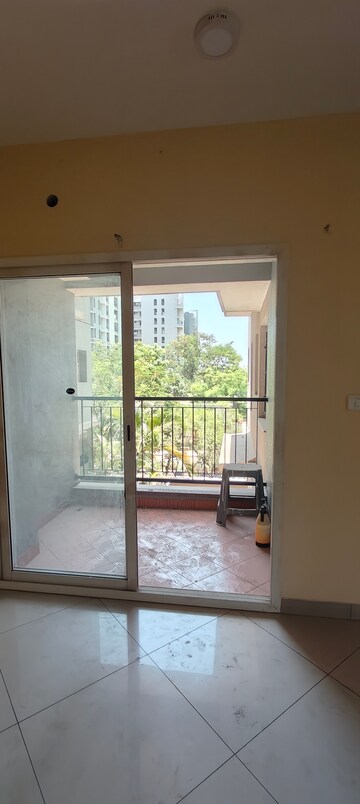 Room in 3 BHK Apartment at Brahma Avenue, Kondhwa – for Rent