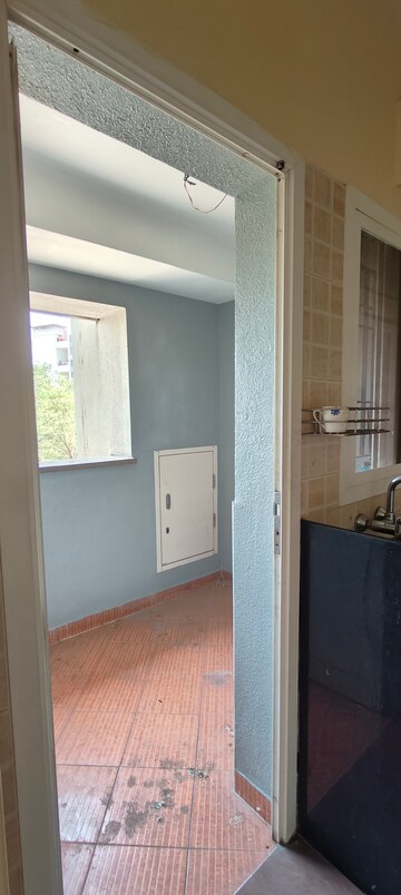 Room in 3 BHK Apartment at Brahma Avenue, Kondhwa – for Rent