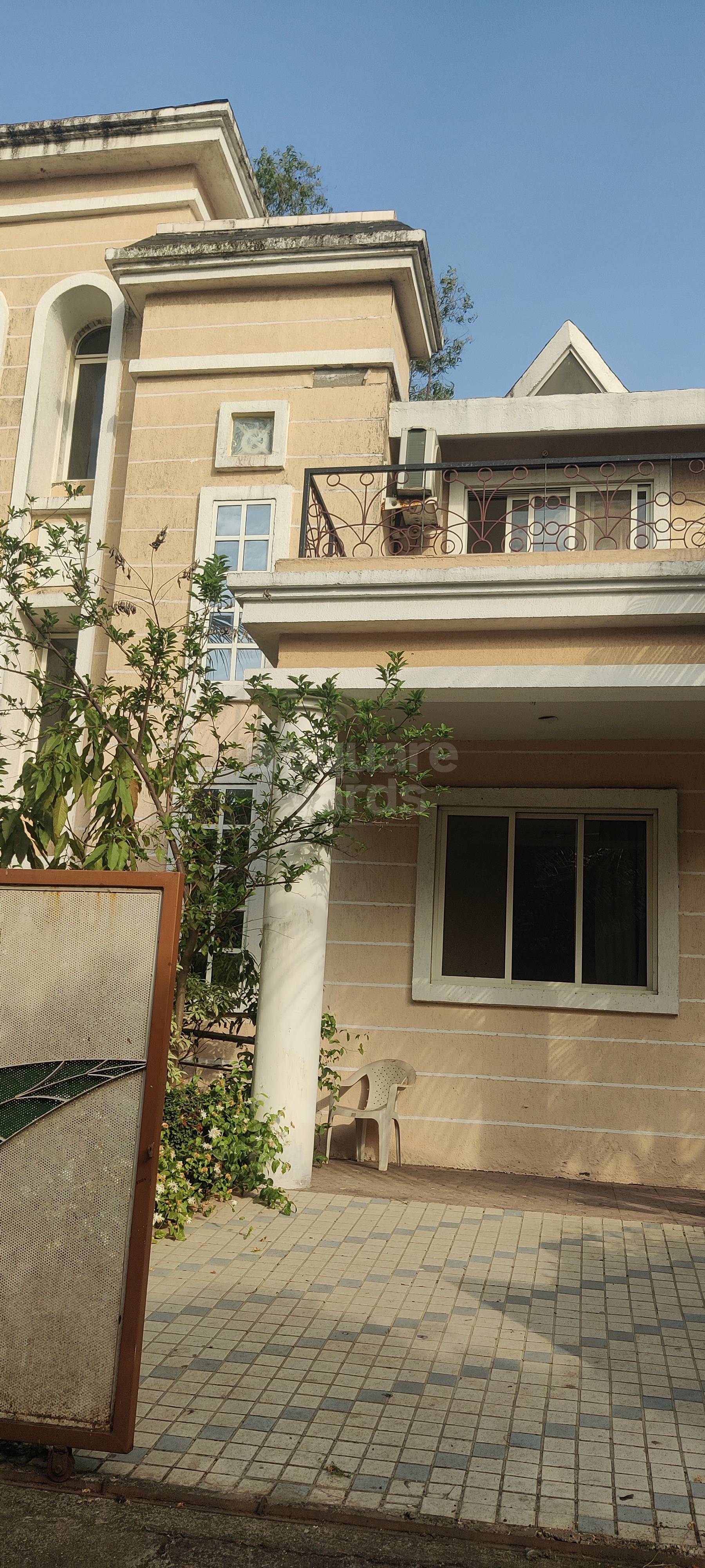 Rental 3 Bedroom 2221 Sq.Ft. Villa in Cosmos Hawaiian Village