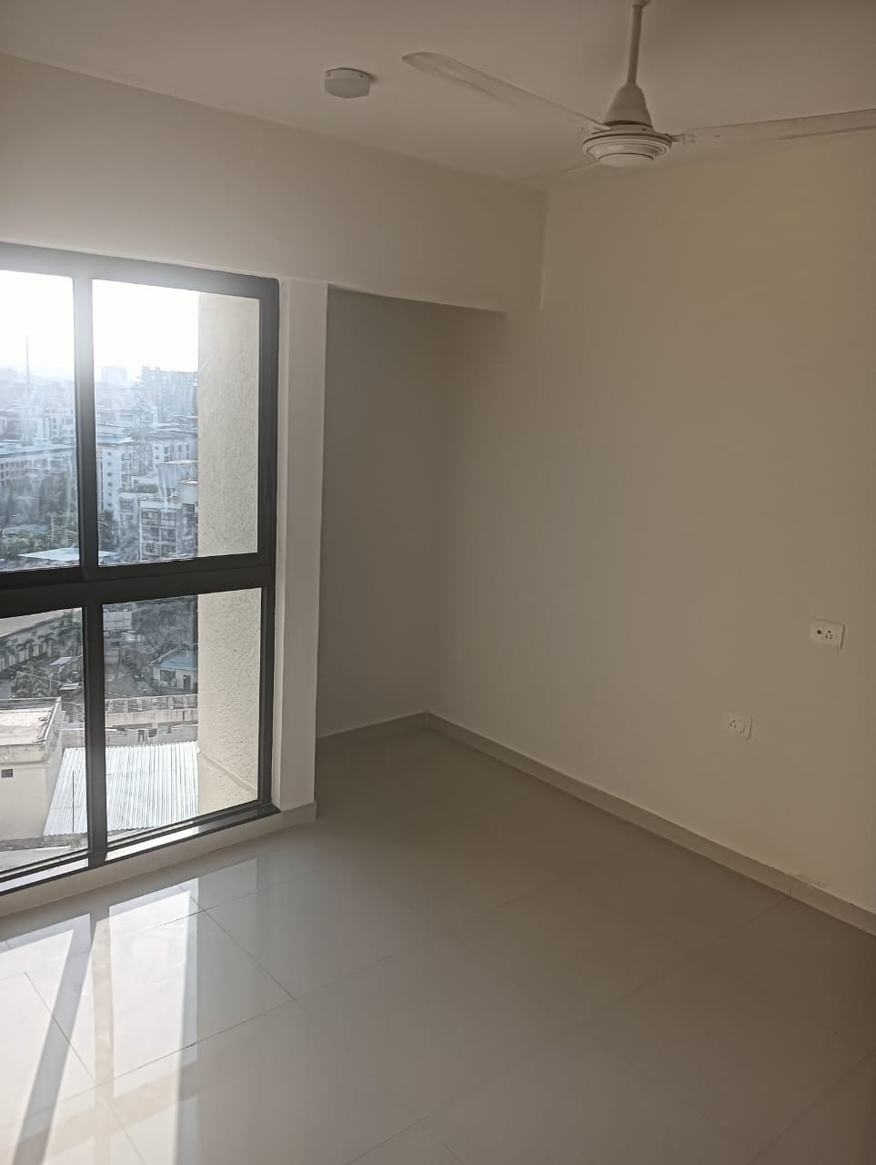 Resale 2 Bedroom 1000 Sq.Ft. Apartment in Lodha Casa Maxima, Mira Road