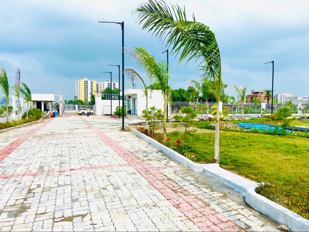 Resale 1614 Sq.Ft. Plot in Amar Shaheed Path Lucknow - 5450612