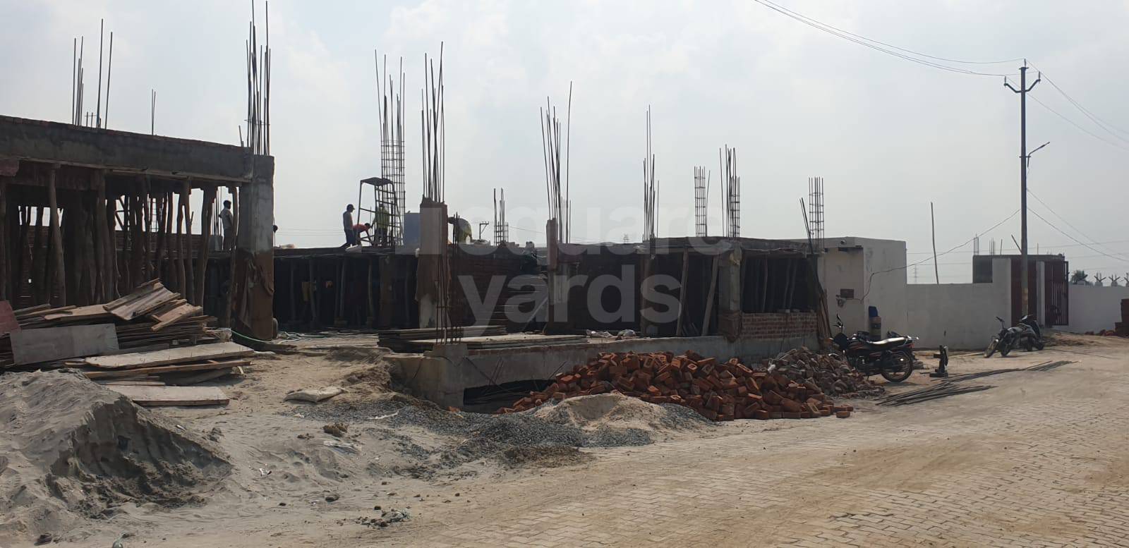 Resale 200 Sq.Yd. Plot in Dasna Toll Plaza, Hapur Road, Mayur Vihar