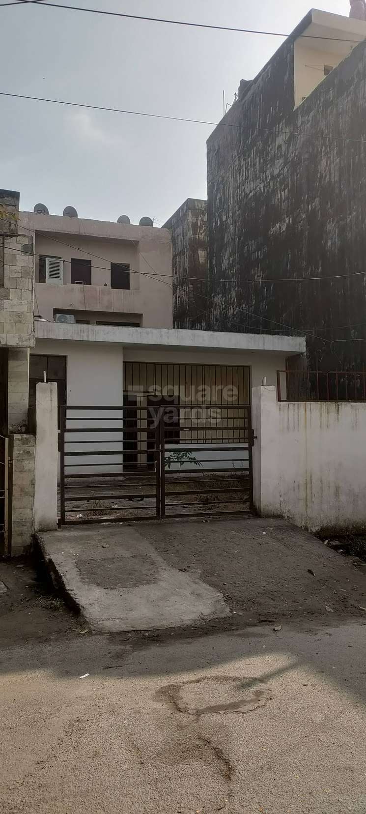 2 Bedroom 112 Sq.Mt. Independent House in Sector 12 Noida