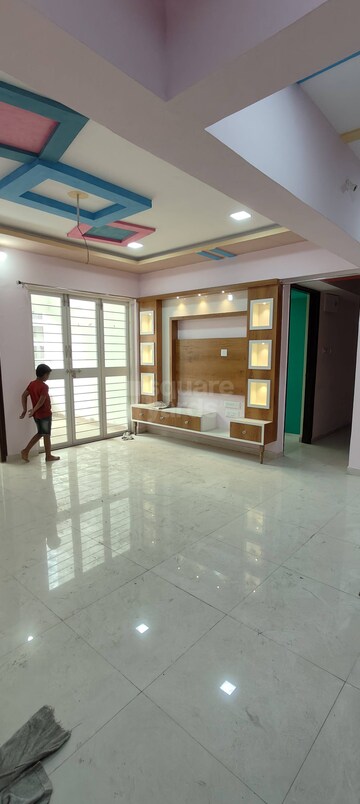 Room in 2 BHK Apartment at Vedant Kingston Atlantis, Nibm Annexe – for Rent