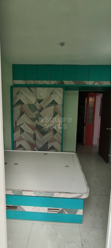 Room in 2 BHK Apartment at Vedant Kingston Atlantis, Nibm Annexe – for Rent