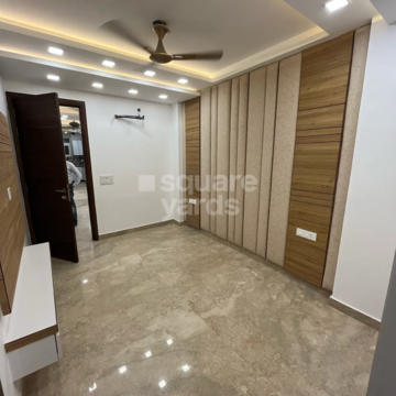 Room in 2 BHK Builder Floor at Janakpuri – for Rent