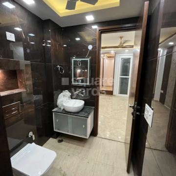 Gym in 2 BHK Builder Floor at Janakpuri – for Rent