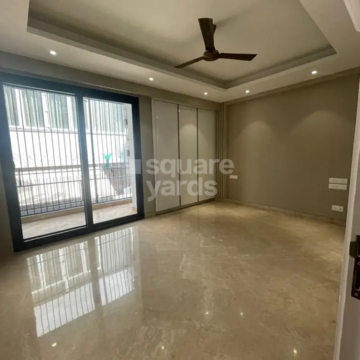 Room in 3 BHK Builder Floor at Ansal Esencia-Mulberry Homes, Sector 67 – for Rent
