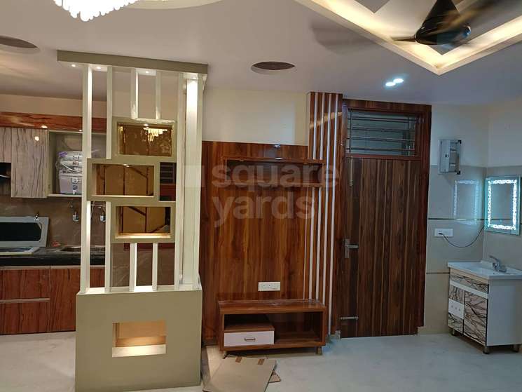 4 Bedroom 1125 Sq.Ft. Builder Floor in Chanakya Place Delhi