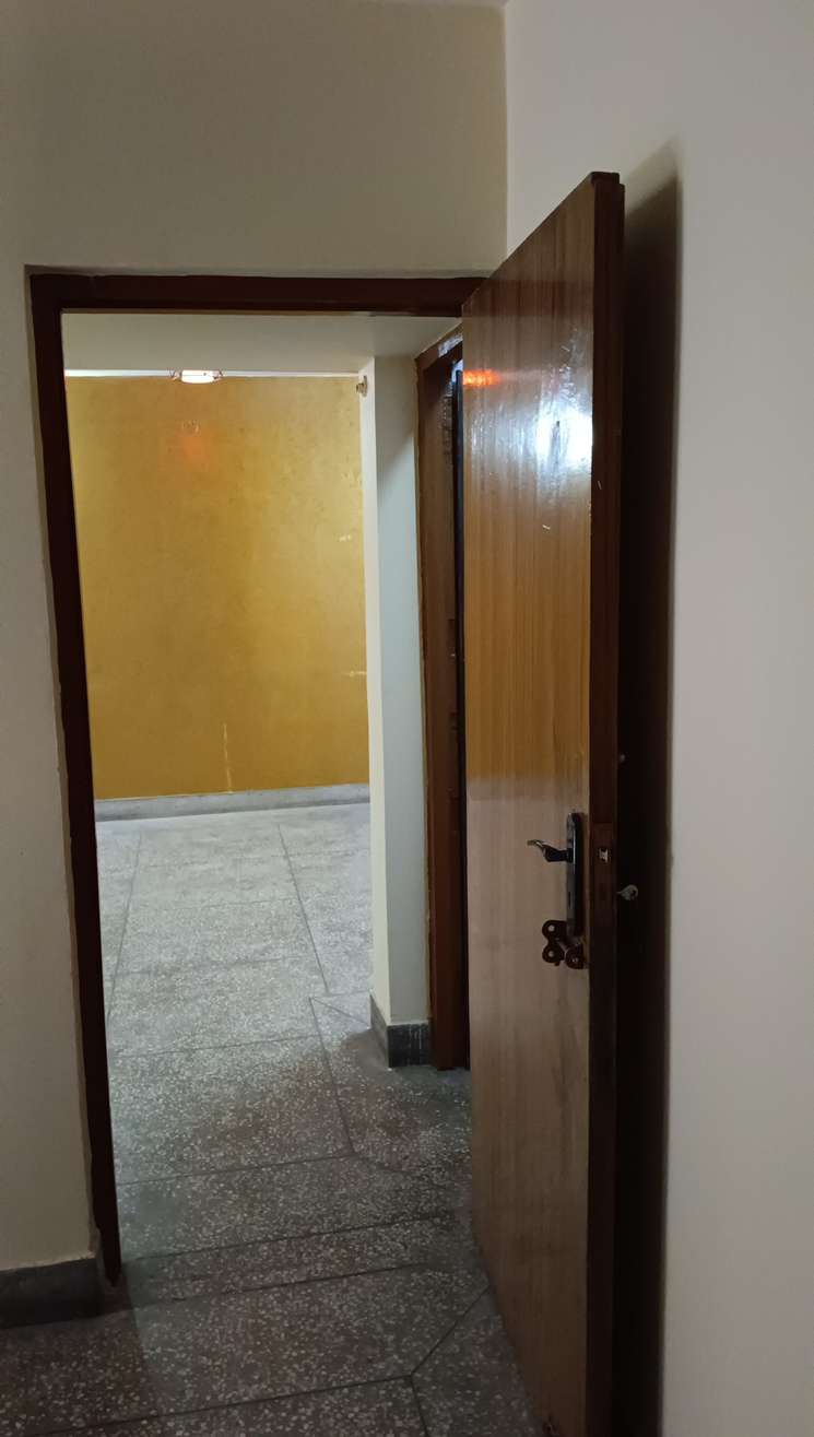 1.5 Bedroom 450 Sq.Ft. Builder Floor in Dilshad Colony Delhi