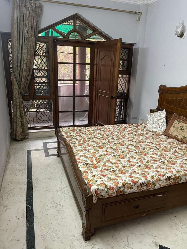3 Bedroom 200 Sq.Yd. Builder Floor in East Patel Nagar Delhi