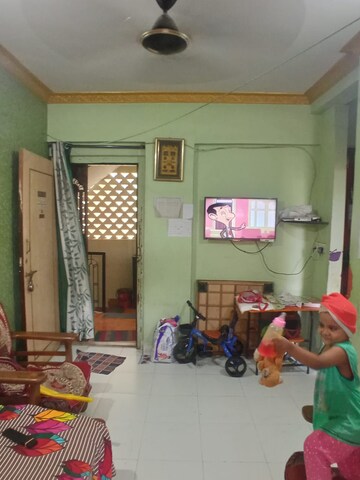 Room in 1 BHK Apartment at Seawoods – for Rent