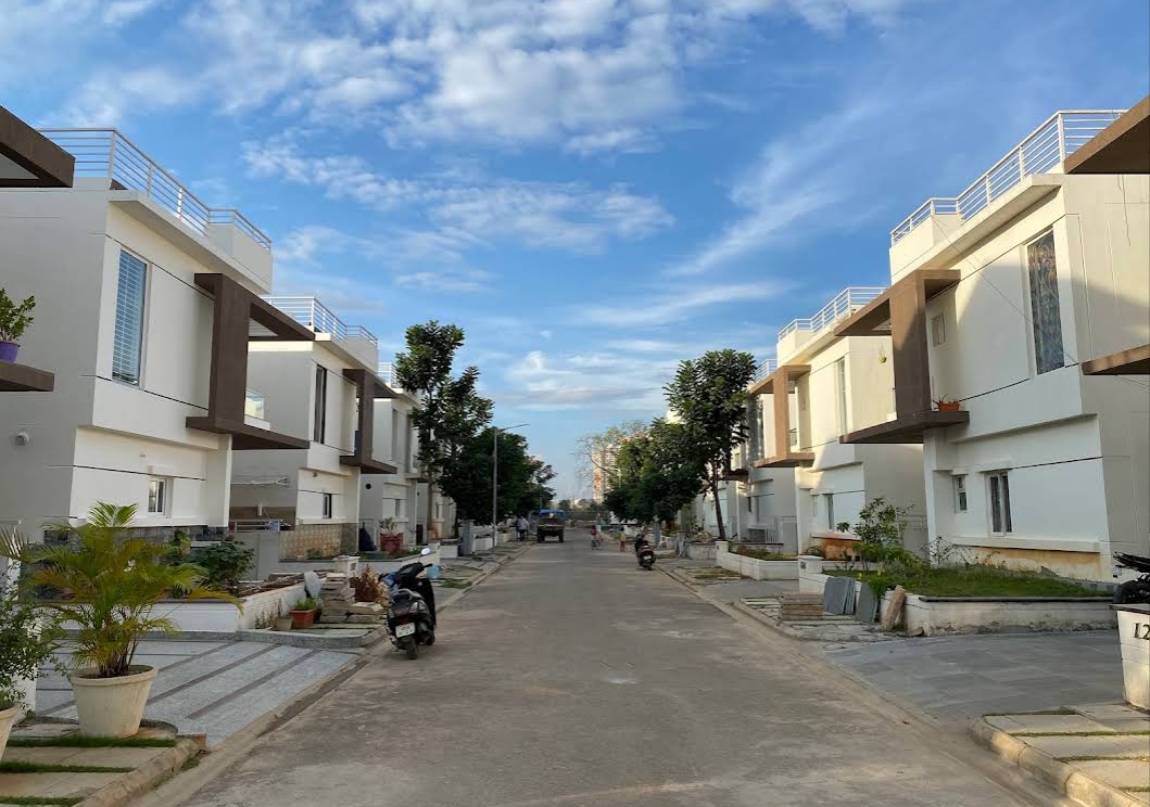 Rental 3 Bedroom 2800 Sq.Ft. Villa in Visions Urjith, Tellapur Hyderabad 5486535