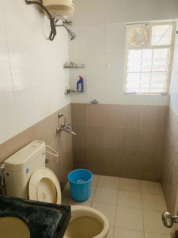 Bathroom, kumar-sublime 2 Bedroom 1100 Sq.Ft. Apartment In Kondhwa Pune 5487112