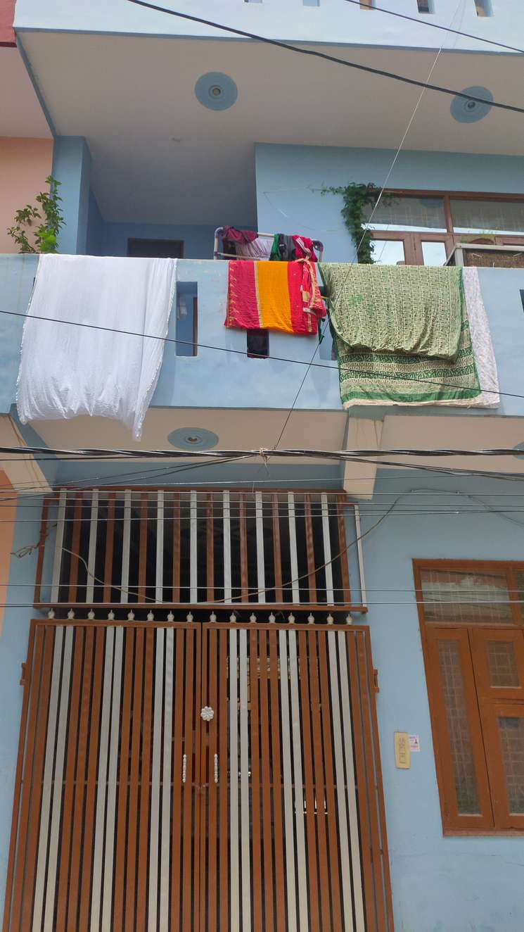 6+ Bedroom 75 Sq.Yd. Independent House in Laxman Vihar Gurgaon