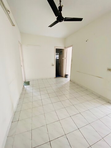 Room in 2 BHK Apartment at Grafficon Apartment, Nibm Road – for Rent