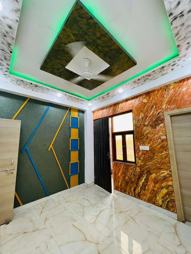 3 Bedroom 950 Sq.Ft. Builder Floor in Dilshad Colony Delhi