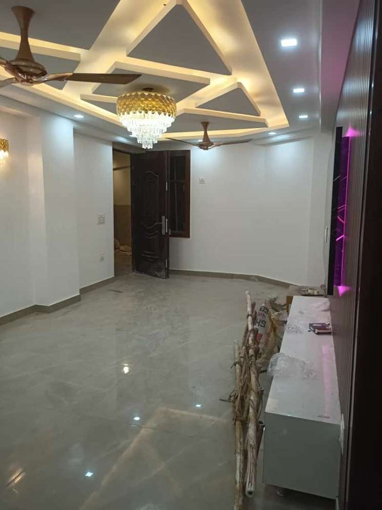 4 Bedroom 150 Sq.Yd. Builder Floor in Khirki Extension Delhi