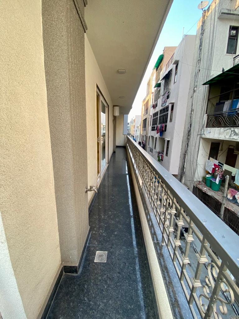 Resale 3 Bedroom 1850 Sq.Ft. Builder Floor in Freedom Fighters Enclave, Saket Delhi 5350347