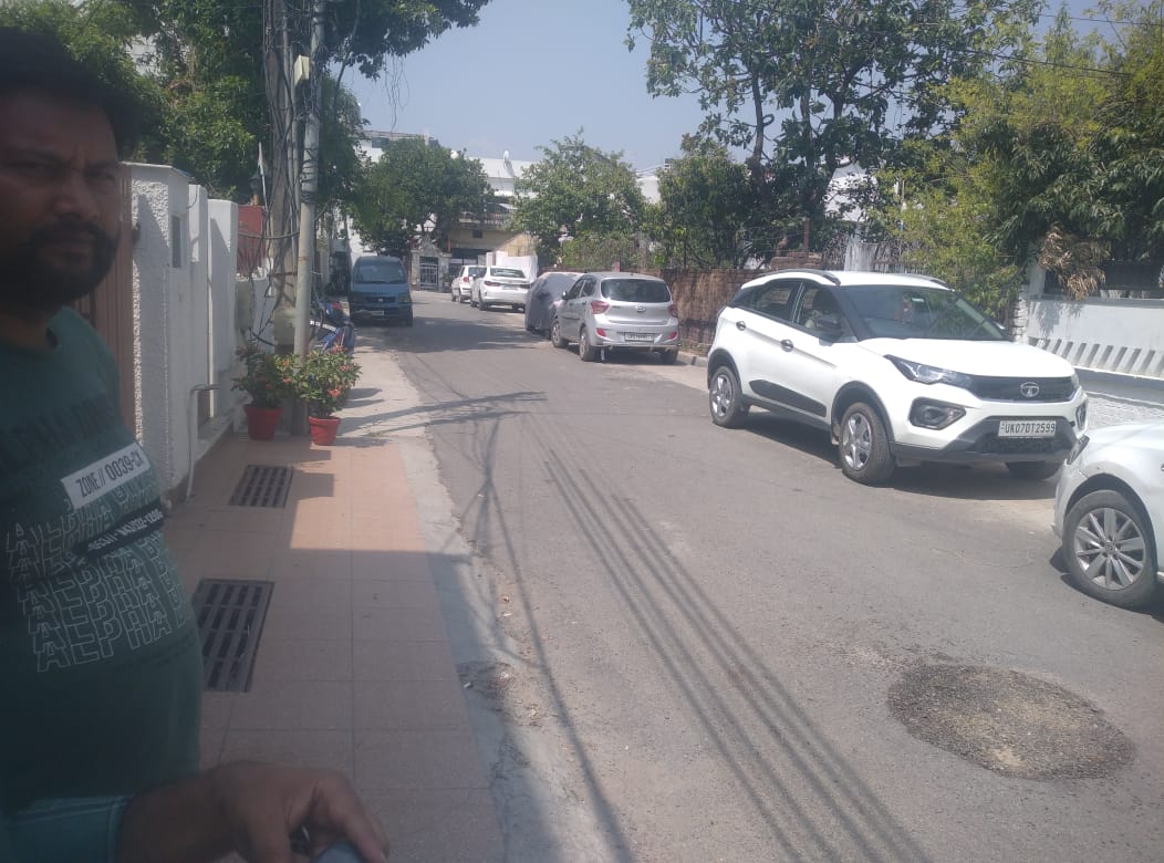 Resale 4 Bedroom 450 Sq.Ft. Independent House in Race Course Dehradun