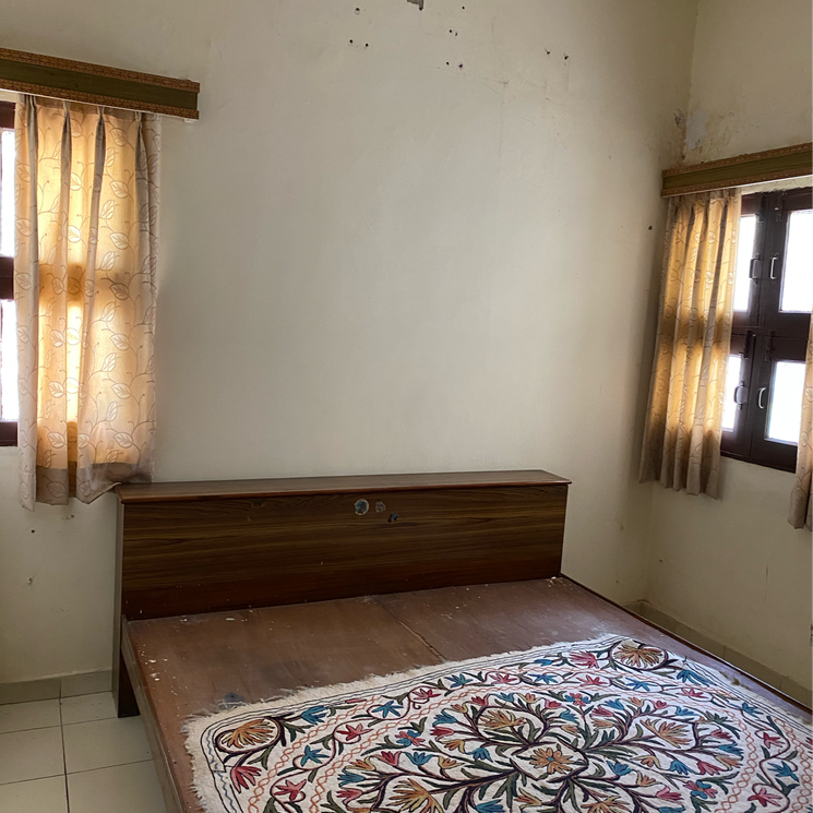 3 Bedroom 1650 Sq.Ft. Apartment in Kalkaji Delhi