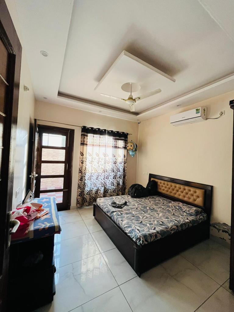 Rental 3 Bedroom 1175 Sq.Ft. Builder Floor in Jangpura Delhi 5493422