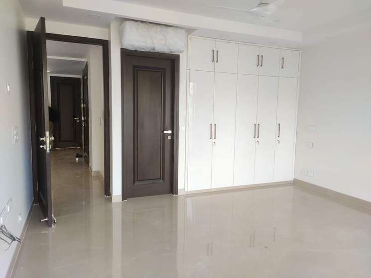 6 Bedroom 300 Sq.Mt. Independent House in Sector 93a Noida