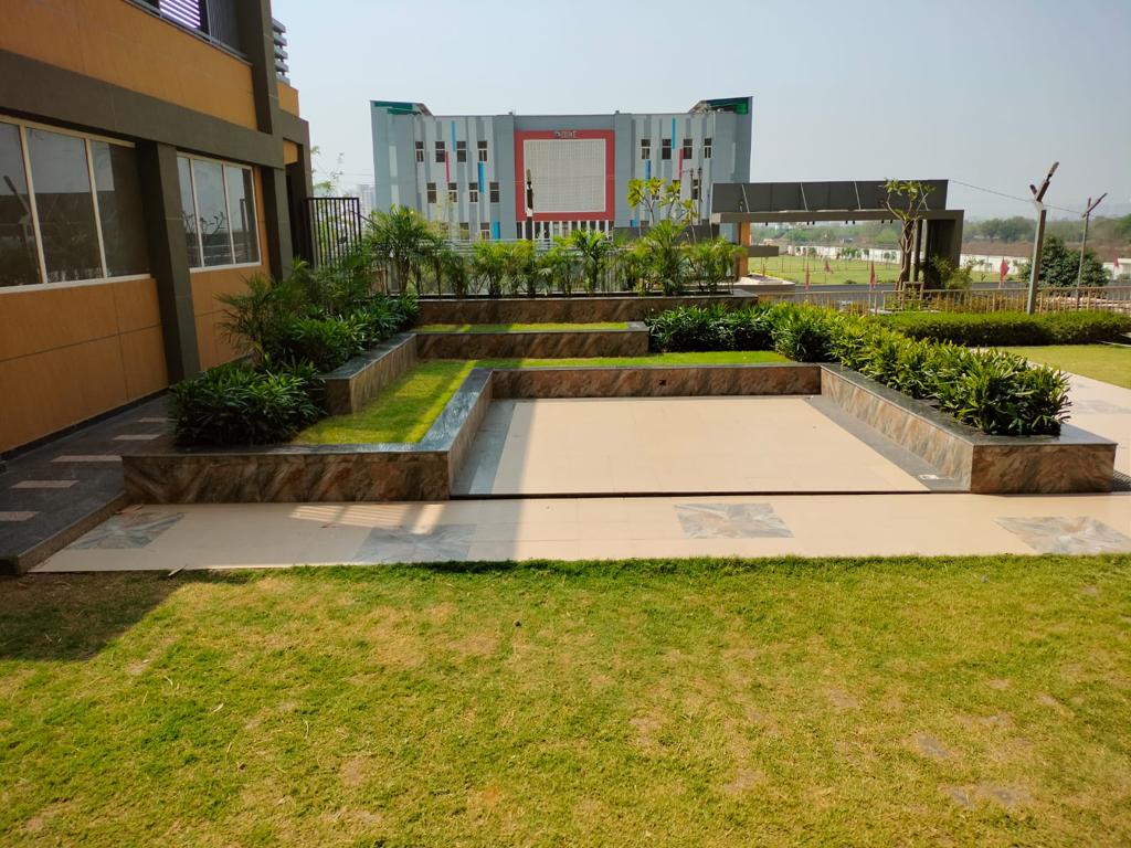 Resale 3.5 Bedroom 1600 Sq.Ft. Apartment in Amrapali Terrace Homes