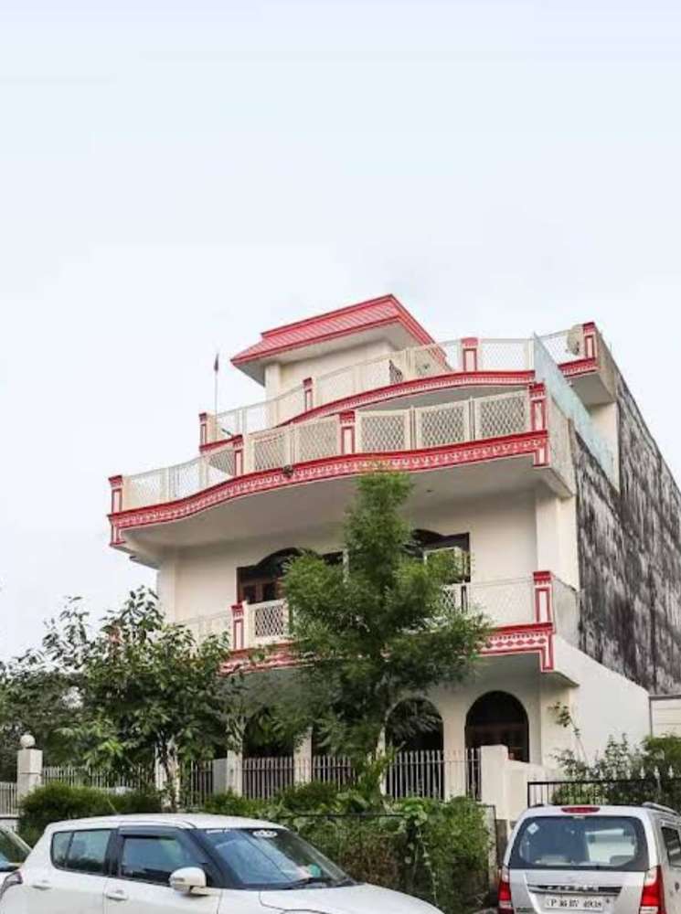 6+ Bedroom 300 Sq.Mt. Independent House in Sector 31 Noida