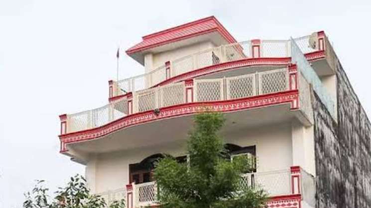 6+ Bedroom 300 Sq.Mt. Independent House in Sector 31 Noida