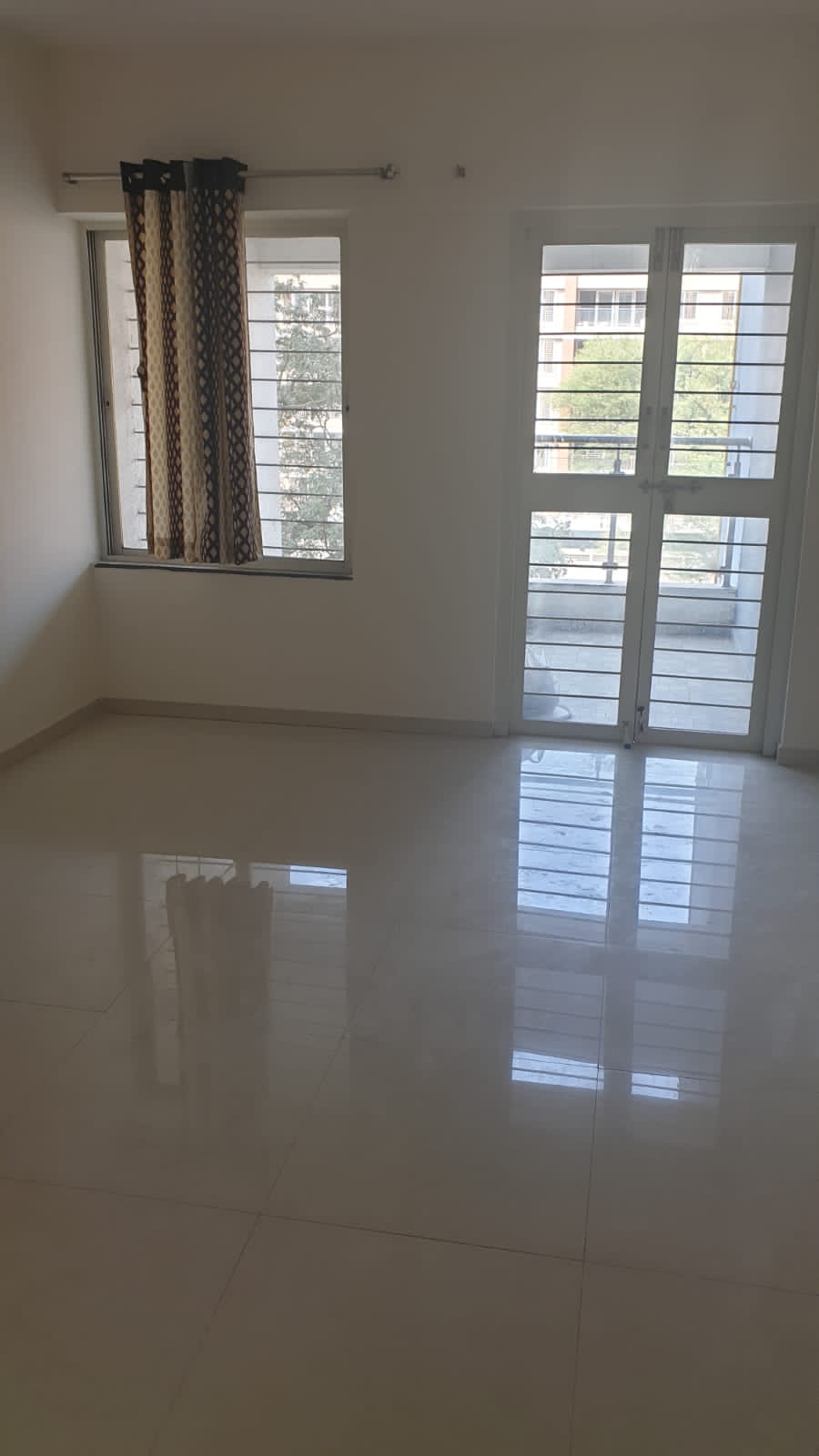 Rental Commercial Office Space 1000 Sq.Ft. in S And S Windsor Tower