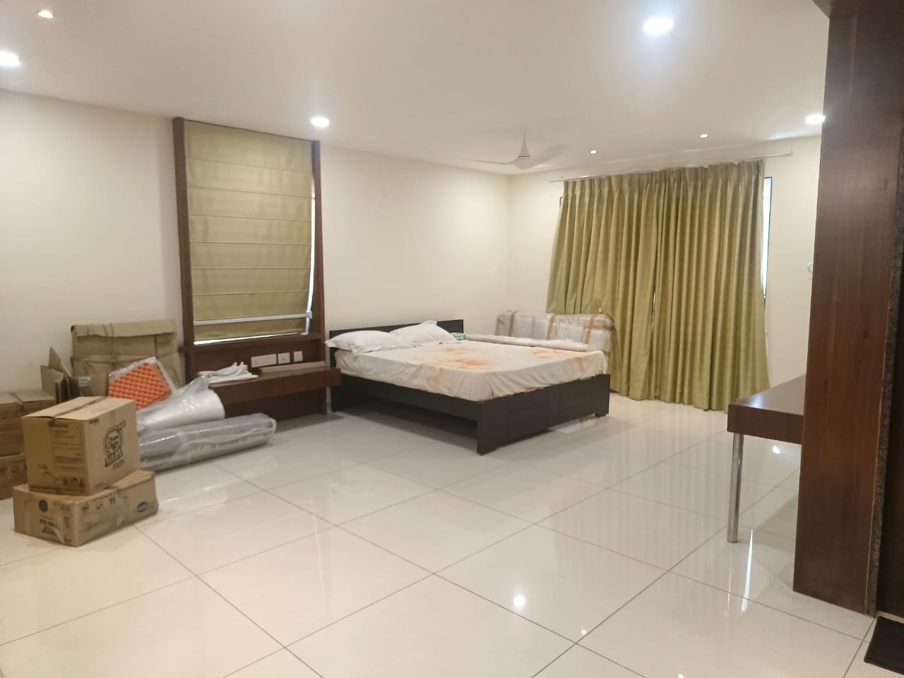 Resale 3 Bedroom 2000 Sq.Ft. Apartment in Emami Swanlake, Kukatpally