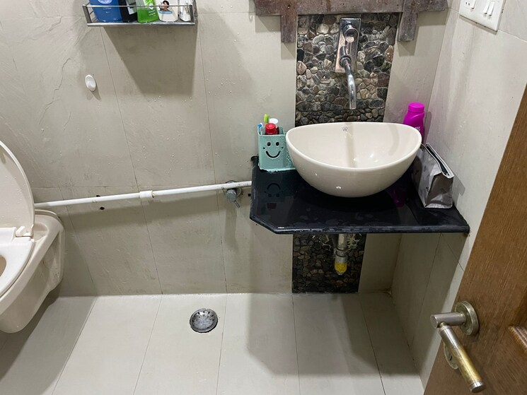 Attached Bathroom, vijay-kunj 1 Bedroom 650 Sq.Ft. Apartment In Ghatkopar East Mumbai 5509380