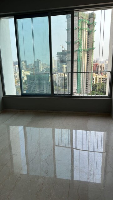 Room in 3 BHK Apartment at Oberoi Eternia, Mulund West – for Sale