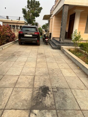 Parking in  Office Space at Satellite – for Rent
