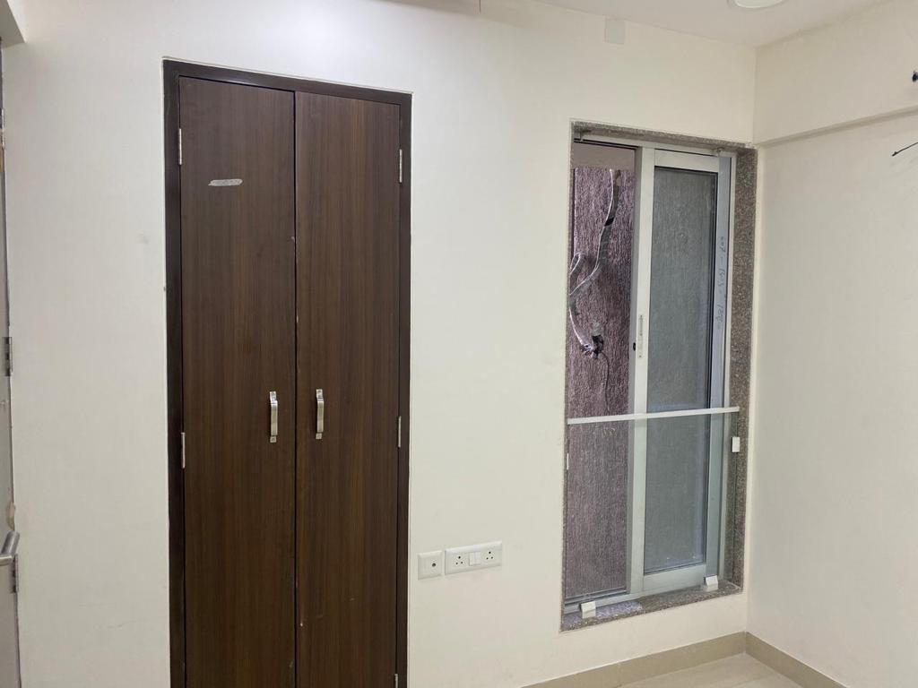 Resale 3 Bedroom 1500 Sq.Ft. Apartment in Hubtown Harmony, Matunga